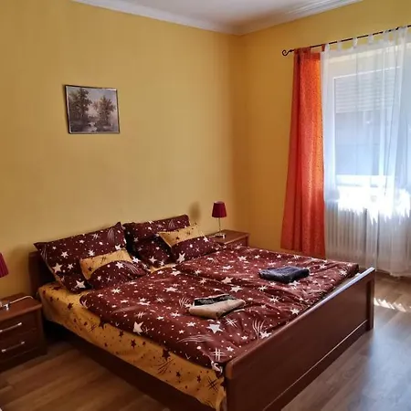 Csipkes Apartmanhaz Ferienhaus